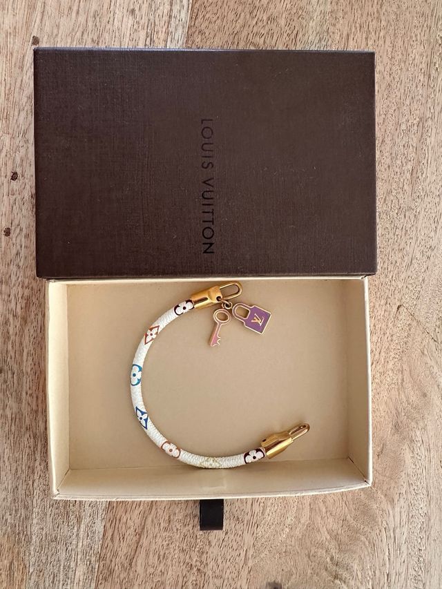 Pulsera Louis Vuitton Monogram con candado y llave