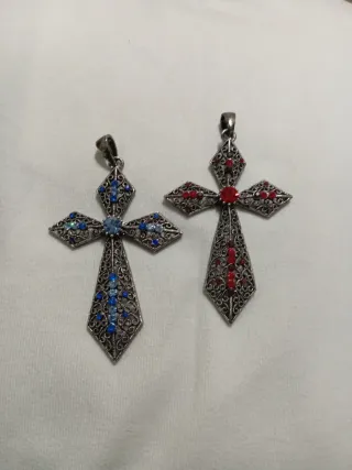2 Colgantes Cruz Vintage Cristales Azules y Rojos