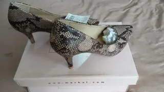 Zapatos salón mujer tacón bajo imitación serpiente