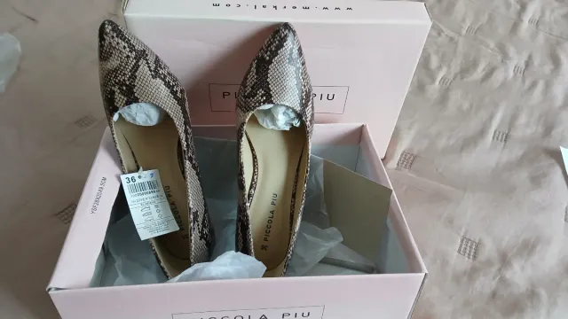 Zapatos salón mujer tacón bajo imitación serpiente