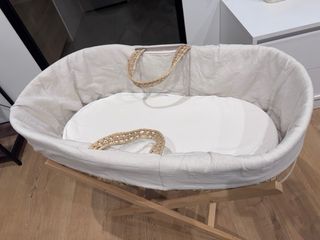 Moisés de mimbre para bebé