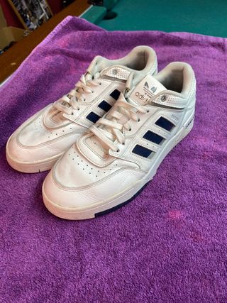 Zapatillas Adidas Blancas y Azules, talla 43 1/3.