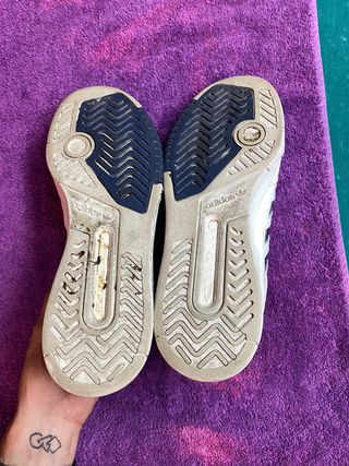 Zapatillas Adidas Blancas y Azules, talla 43 1/3.