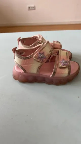 Sandálias Criança Com Luzes Rosa tamanho 23
