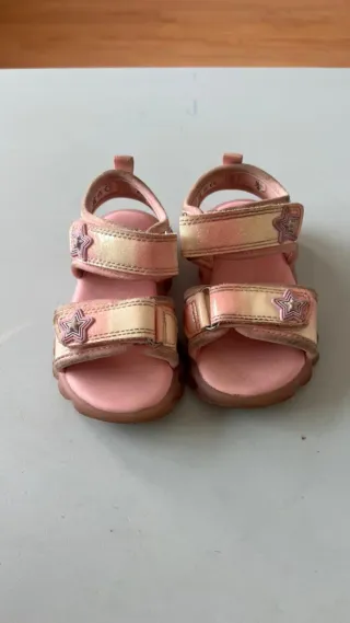 Sandálias Criança Com Luzes Rosa tamanho 23
