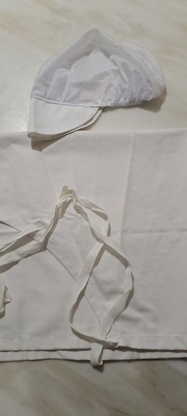 Set pantaloni, berretto e grembiule