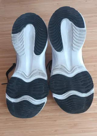 Zapatillas Nike Negras y Blancas