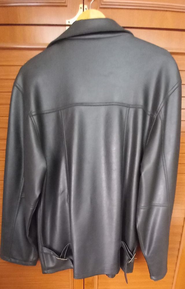 CHAQUETA DE POLIÉSTER