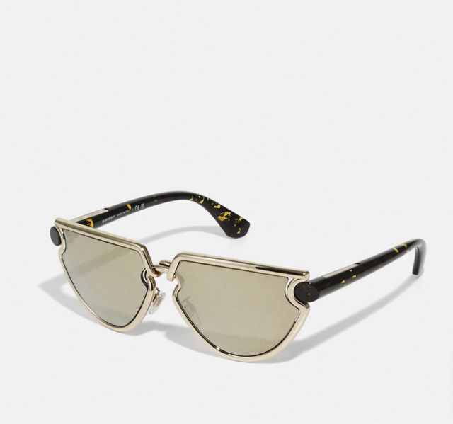 Gafas de sol Burberry doradas y negras