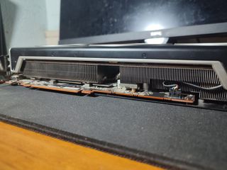 Tarjeta Gráfica XFX RX 6700 XT 12GB + fuente