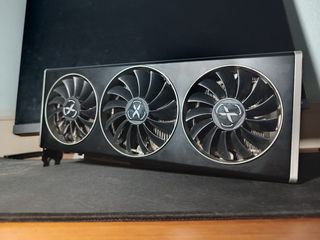 Tarjeta Gráfica XFX RX 6700 XT 12GB + fuente