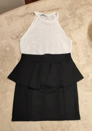Conjunto Top Blanco y Falda Negra Volantes