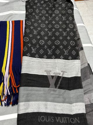 Lote de fulares en buen estado, uno es de seda