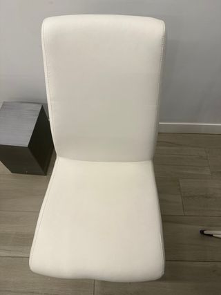 Mesa cristal diseño y 4 sillas piel