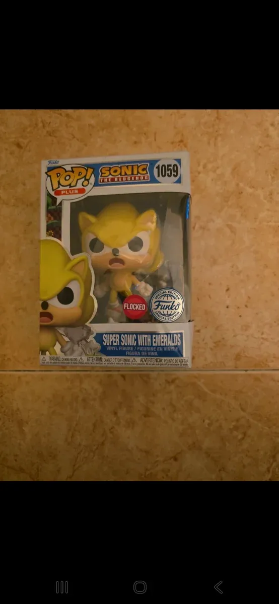 Funko Pop! Sonic Super Sonic con Esmeraldas
