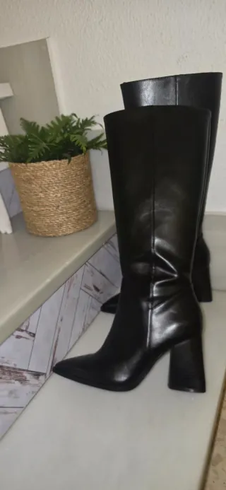 Botas altas Stradivarius negras