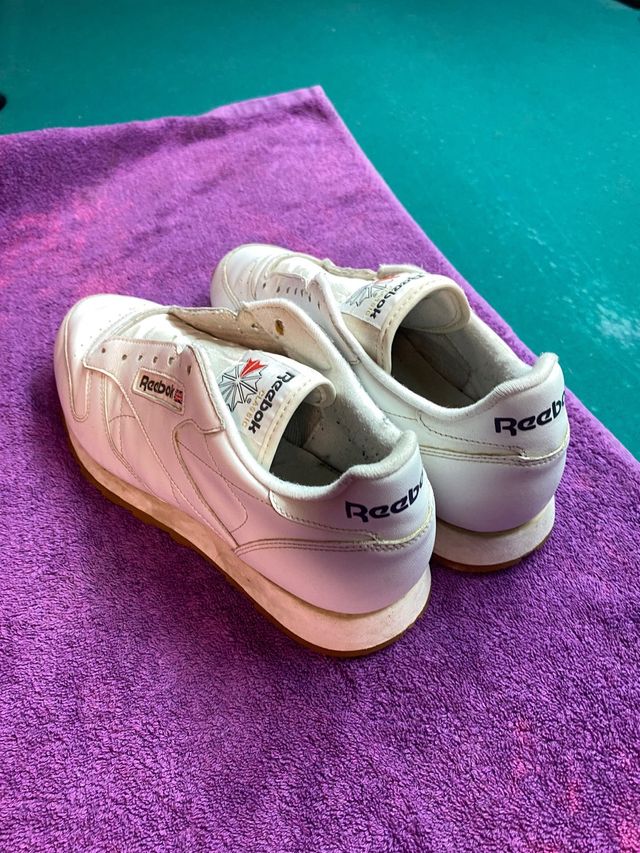 Zapatillas Reebok Clásicas Blancas y Marrones