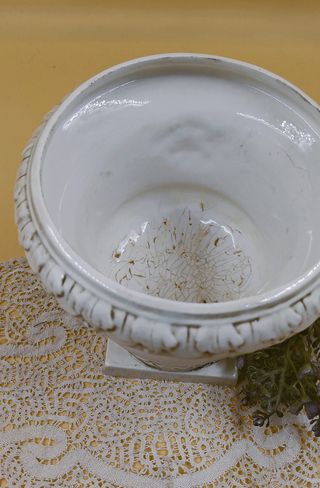 Vaso a coppa in ceramica in stile classico