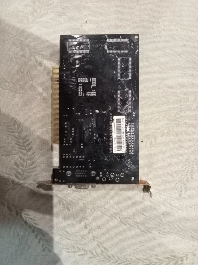 Tarjeta Gráfica NVIDIA GeForce MX400 64MB PCI