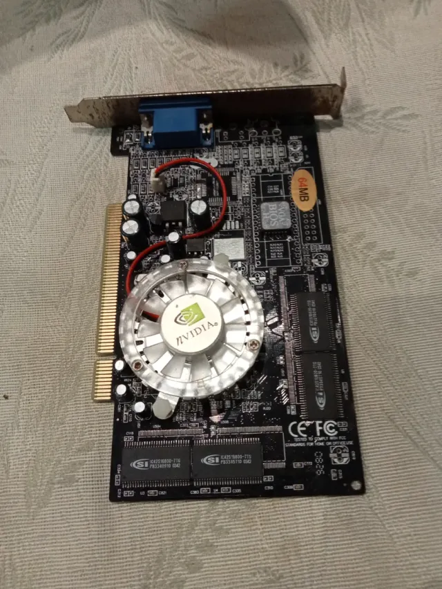 Tarjeta Gráfica NVIDIA GeForce MX400 64MB PCI