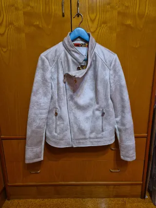Cazadora Desigual Beige y Dorada