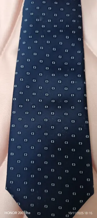 Corbata azul  de marca zebra con microestampado