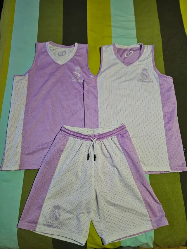 Chándal y equipacion de baloncesto Spalding