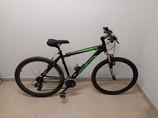 Bicicleta de montaña Conor 5400 Negra y Verde