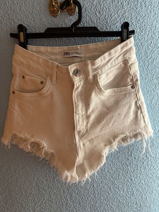 Pantalón corto vaquero Zara beige Talla XS