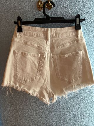Pantalón corto vaquero Zara beige Talla XS