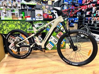 Bicicleta Merida e-one sixty