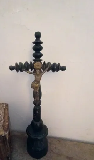 Crocifisso legno e bronzo da tavolo