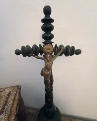 Crocifisso legno e bronzo da tavolo