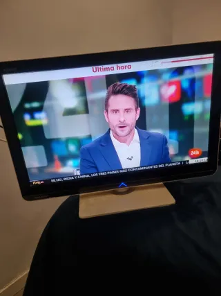 Televisor Sharp Negro 21 pulgadas con mando