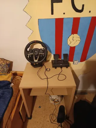 Volante y Pedales PS4/PS5 Thrustmaster