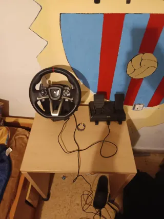 Volante y Pedales PS4/PS5 Thrustmaster