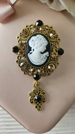 Spilla Cameo Donna Nuova