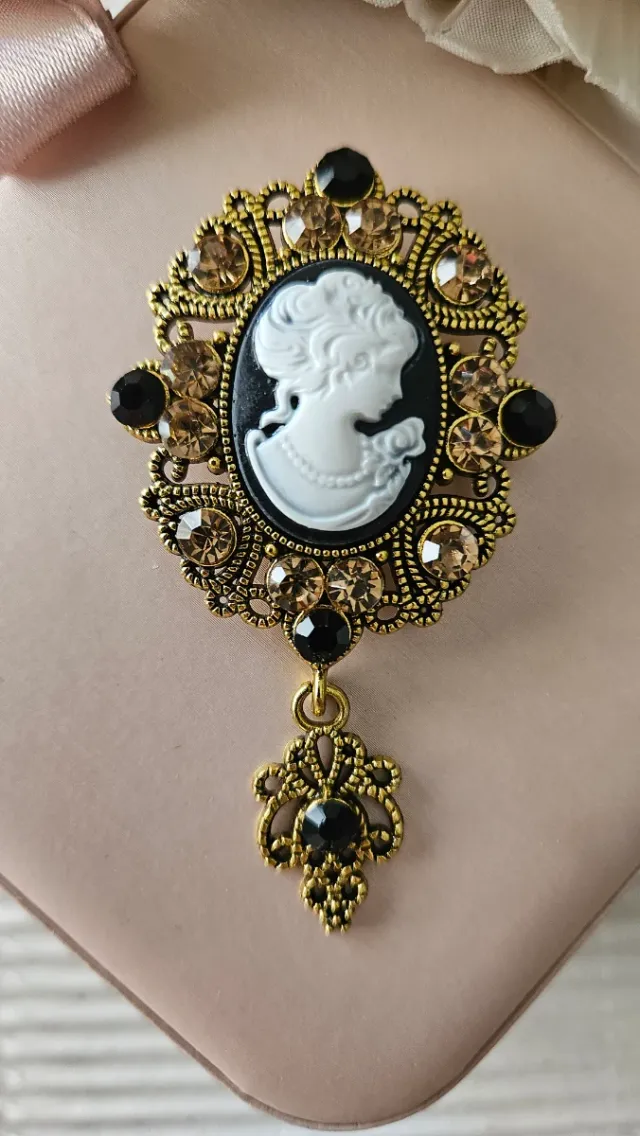 Spilla Cameo Donna Nuova