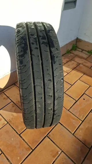 4 Neumáticos 215/60 R17 C 104 H VW California