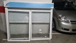 Ventana corredera con persiana