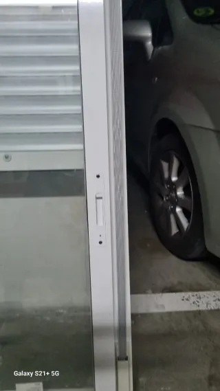 Ventana corredera con persiana