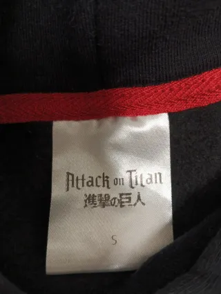 Sudadera Attack on Titan Negra