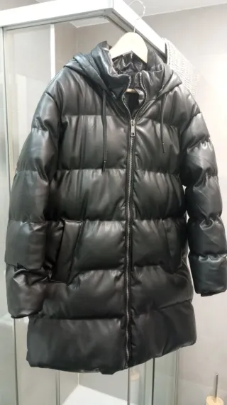 Abrigo Lefties efecto piel negro talla L