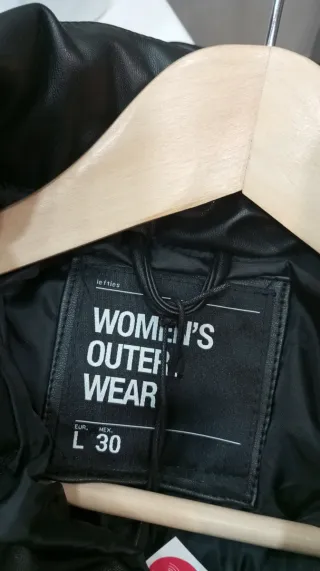 Abrigo Lefties efecto piel negro talla L