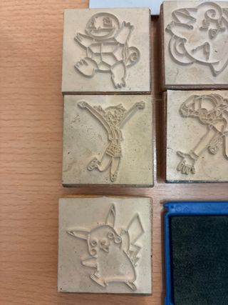 Juego Sellos Pokemon 2000 - Madera y Tinta