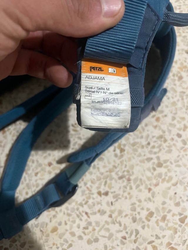 Arnés escalada Petzl Adjama