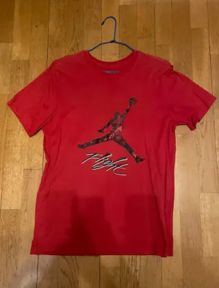 Camiseta Jordan Roja