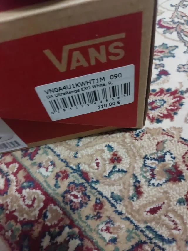 Zapatillas Vans granates y Negras