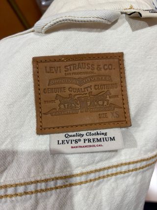 Chaqueta tejana Levi's blanca y azul
