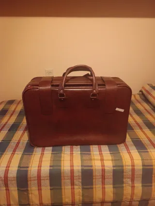 Maleta vintage de cuero marrón